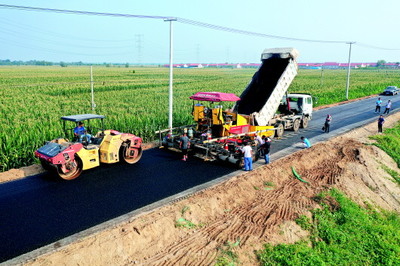 農(nóng)村公路要“通”,要“暢”,更要“好”